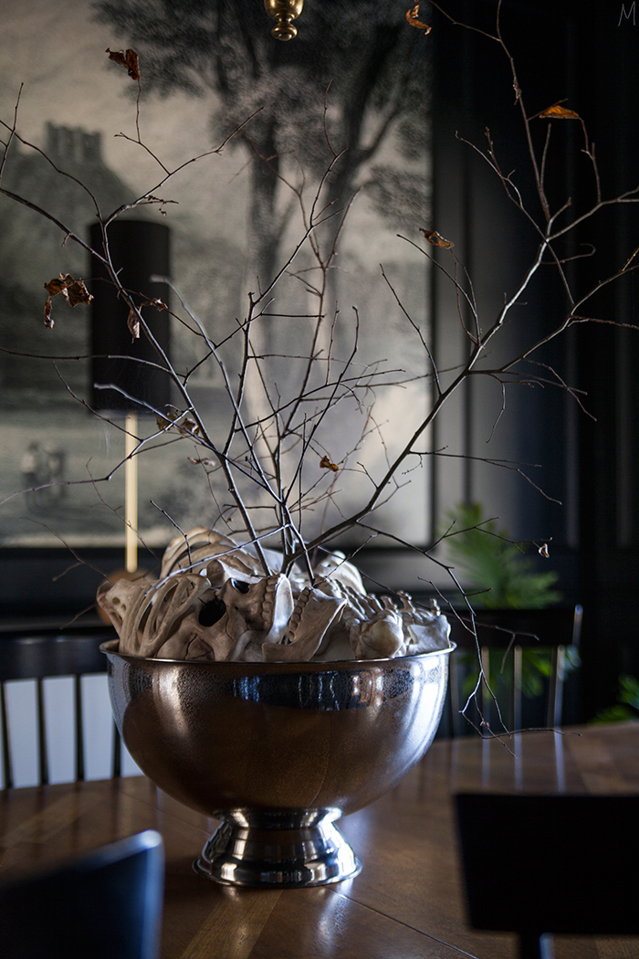 the-makerista-halloween-bones-branches-easy-decor-chic-dining-room-img_6446