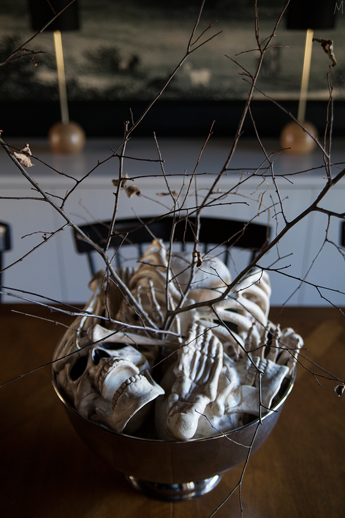 the-makerista-halloween-bones-branches-easy-decor-chic-dining-room-img_6450