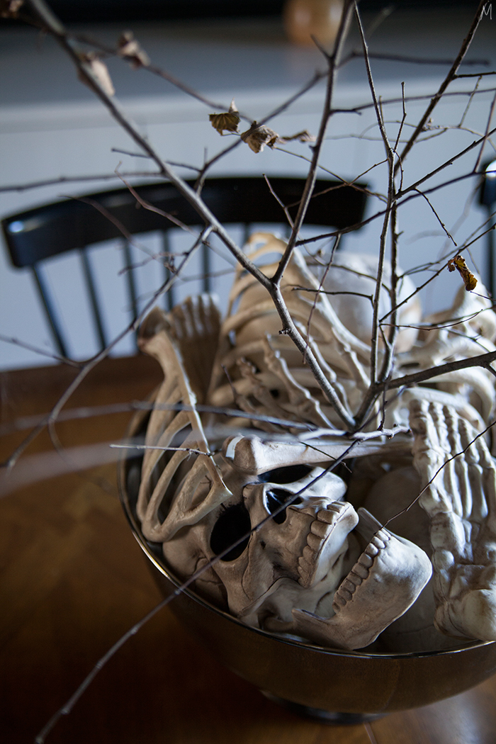 the-makerista-halloween-bones-branches-easy-decor-chic-dining-room-img_6454