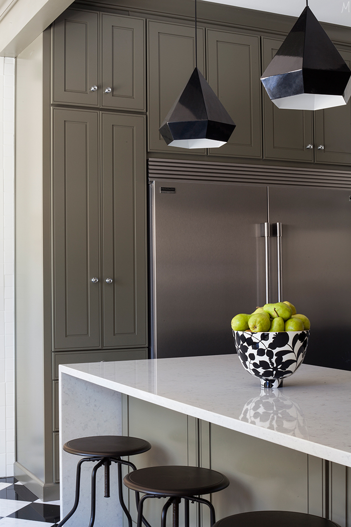 the-makerista-kitchen-black-and-white-green-cabinets-jill-rosenwald-vase