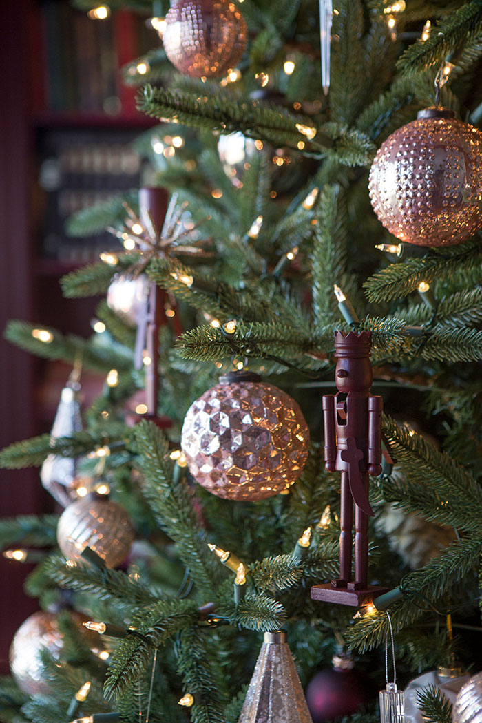 the-makerista-christmas-tree-traditional-modern-burgundy-mauve-grand-7w7a8268